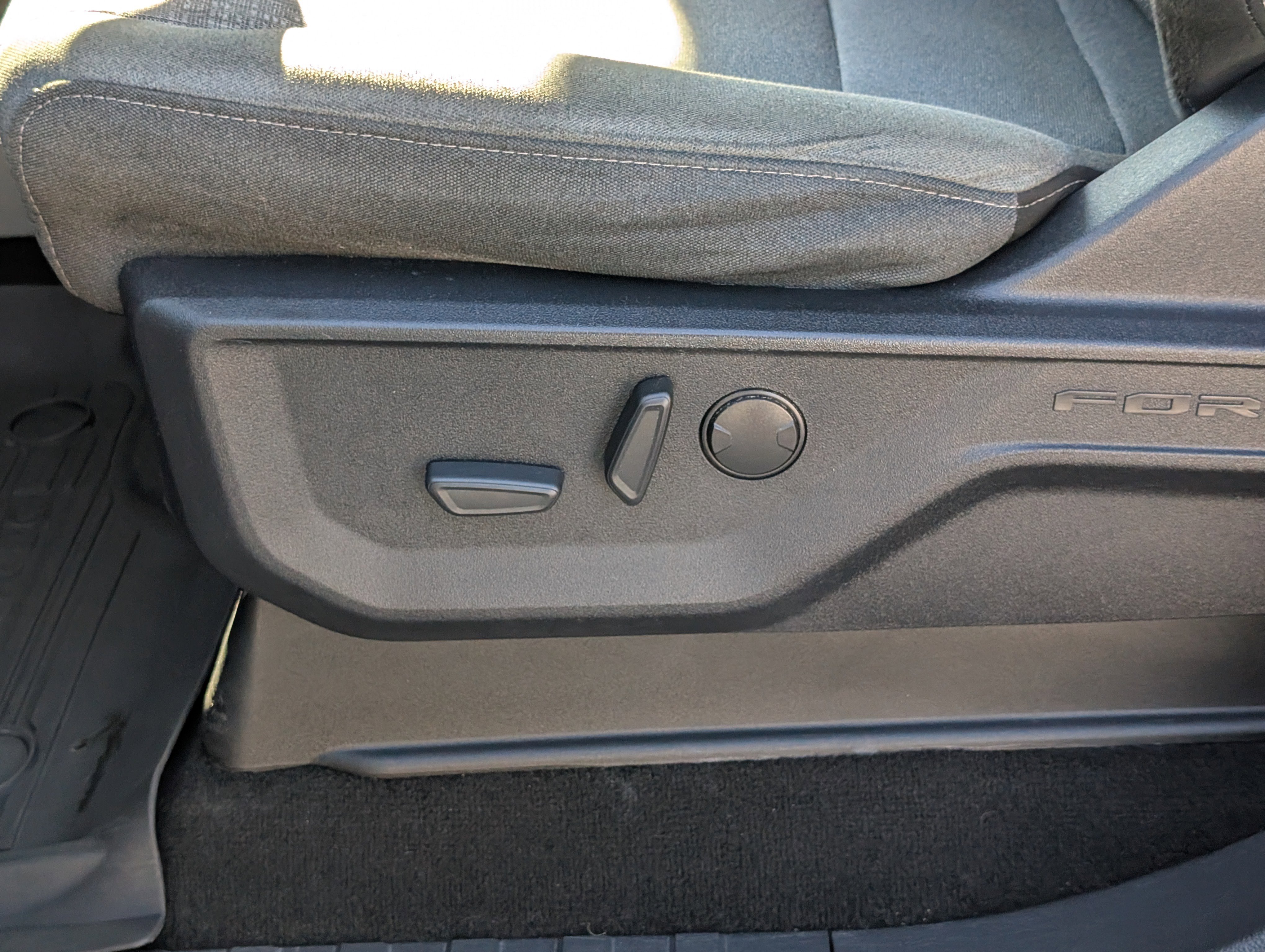 Certified 2022 Ford F150 XLT w/ Equipment Group 302A High image 20