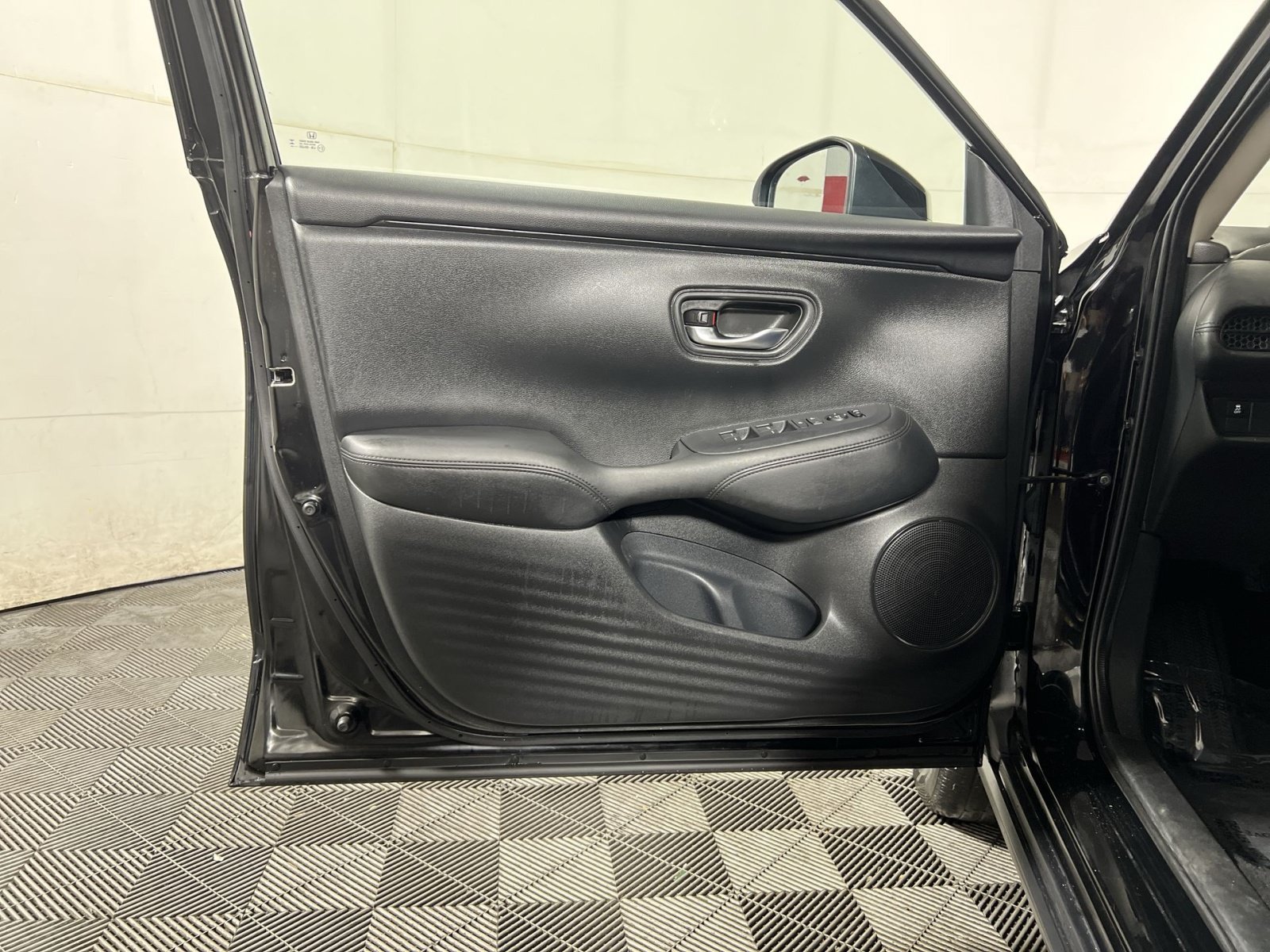Used 2024 Honda HR-V LX image 14