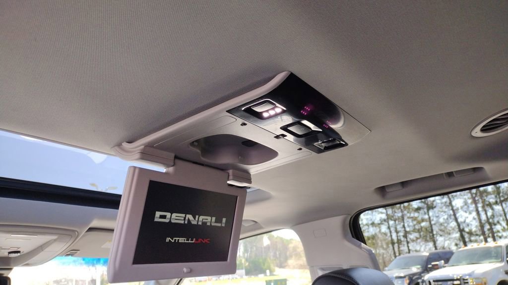 Used 2019 GMC Yukon XL Denali w/ Open Road Package AWD/4WD image 25