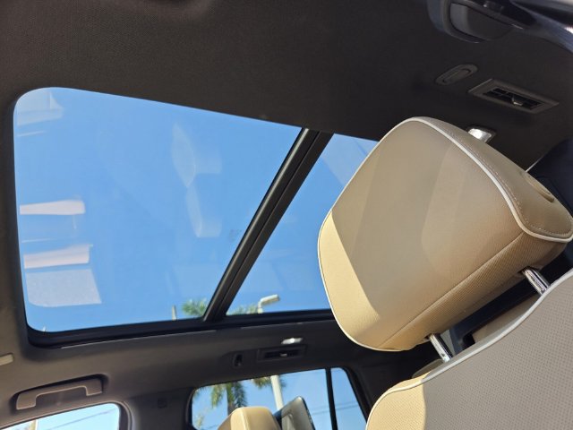 Used 2023 Chevrolet Tahoe Premier w/ Advanced Technology Package RWD image 23