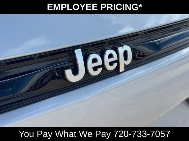 Used 2023 Jeep Grand Cherokee Summit AWD/4WD image 19