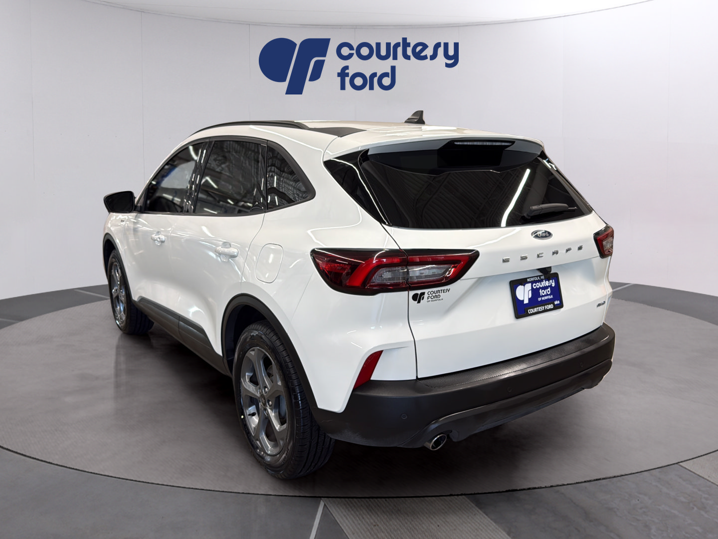 Certified 2025 Ford Escape ST-Line w/ Tech Pack #1 AWD/4WD image 5