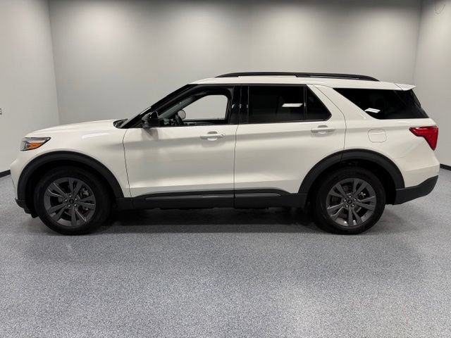 Certified 2023 Ford Explorer XLT w/ Equipment Group 202A RWD image 8