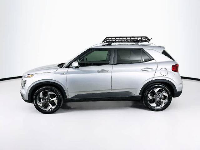 Used 2025 Hyundai Venue SEL FWD image 3