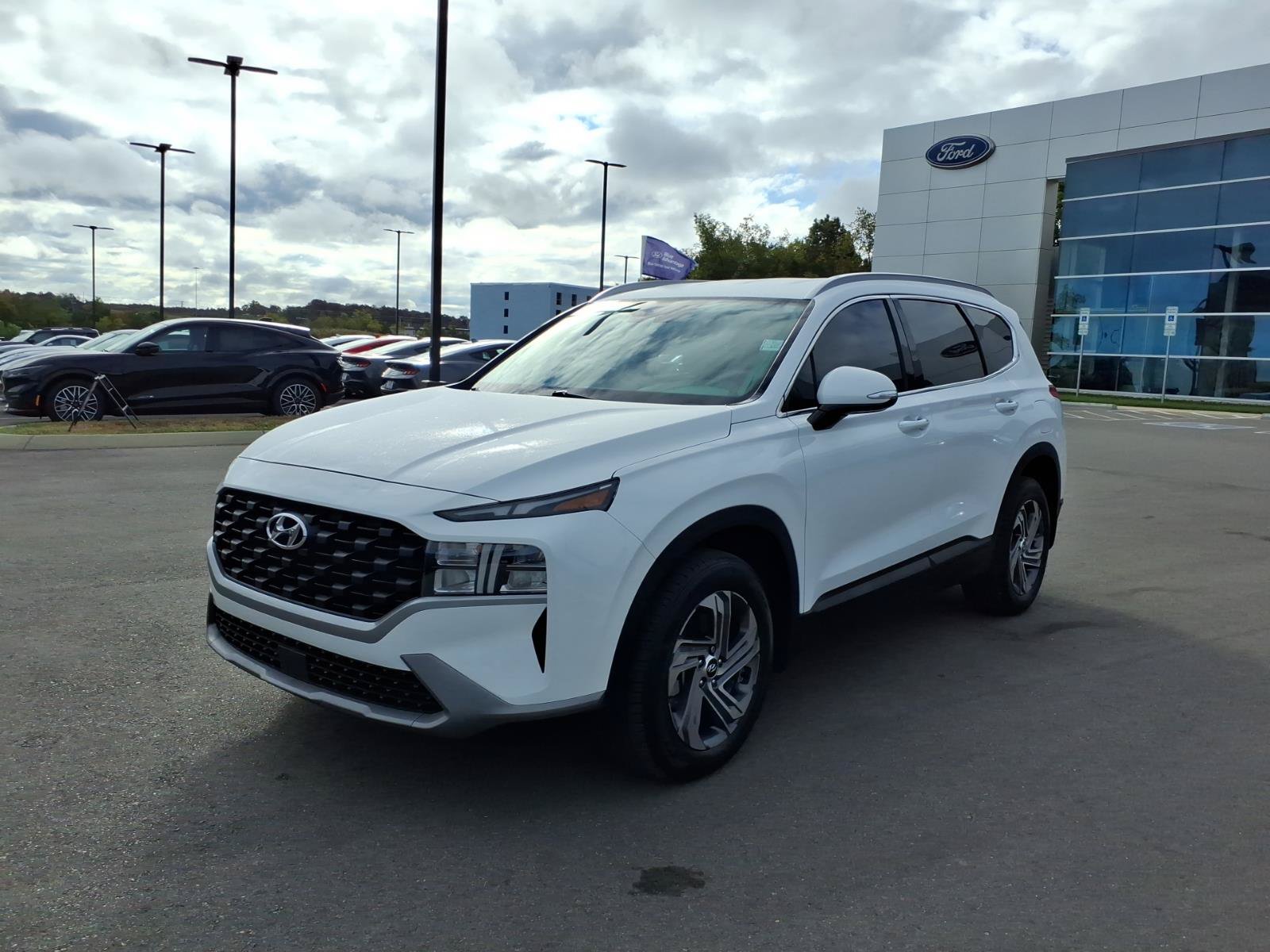 Used 2023 Hyundai Santa Fe SEL w/ Cargo Package FWD image 7