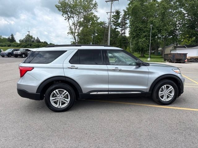 Certified 2023 Ford Explorer XLT w/ Equipment Group 202A AWD/4WD image 2