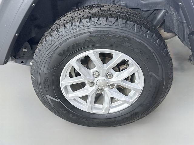 Used 2023 Jeep Wrangler Sport S image 28