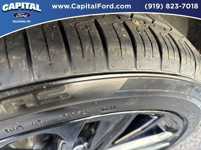 Used 2025 Toyota Camry SE image 14