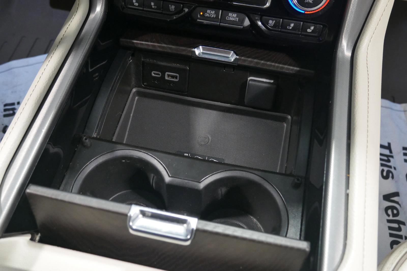 Used 2023 GMC Yukon XL Denali image 25