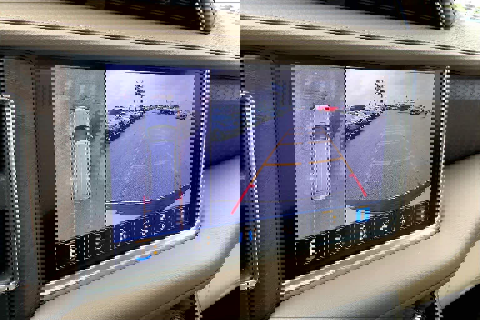 Used 2021 GMC Yukon Denali w/ Denali Premium Package image 27