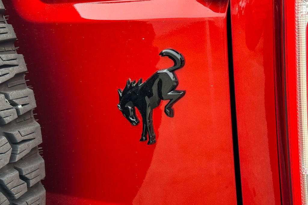 Certified 2024 Ford Bronco Black Diamond w/ Sasquatch Package image 23