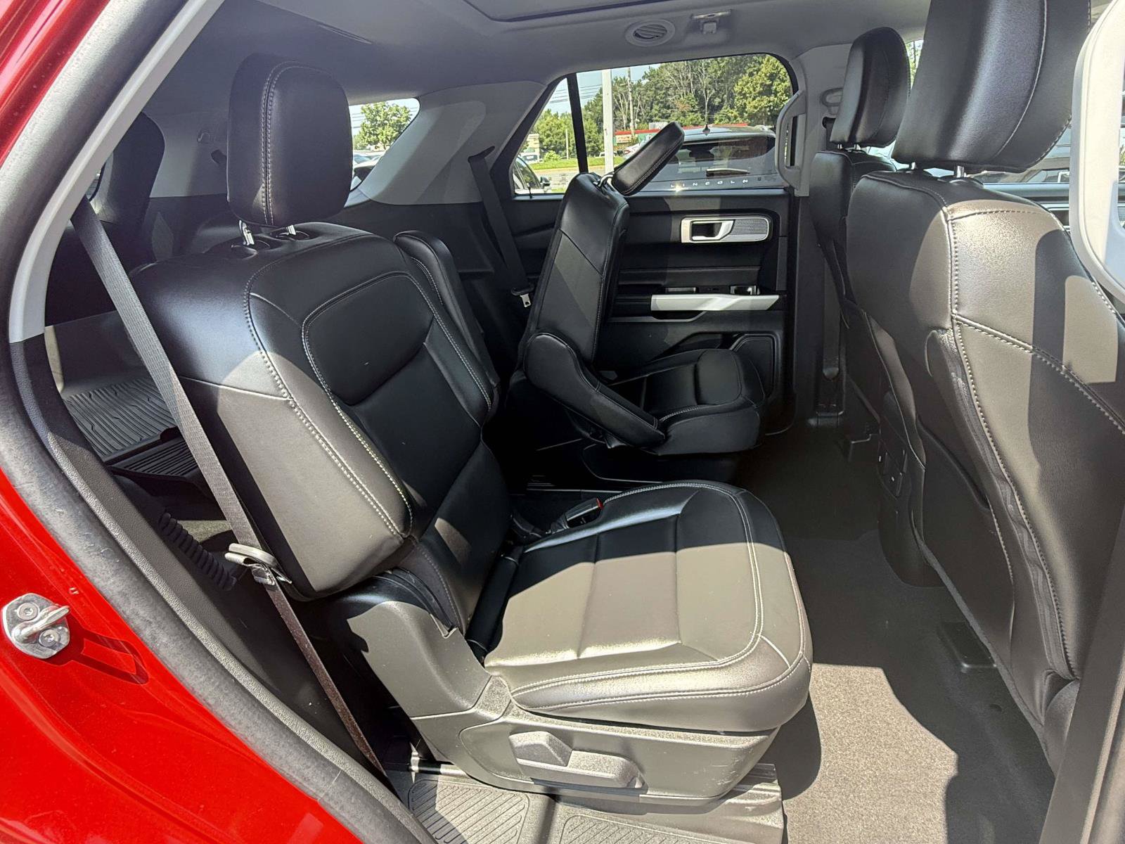 Certified 2024 Ford Explorer XLT w/ Equipment Group 202A AWD/4WD image 12