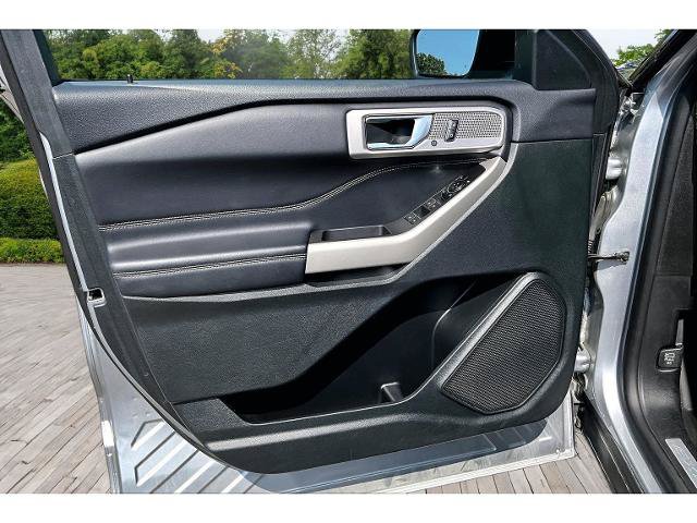 Certified 2024 Ford Explorer Limited RWD image 18