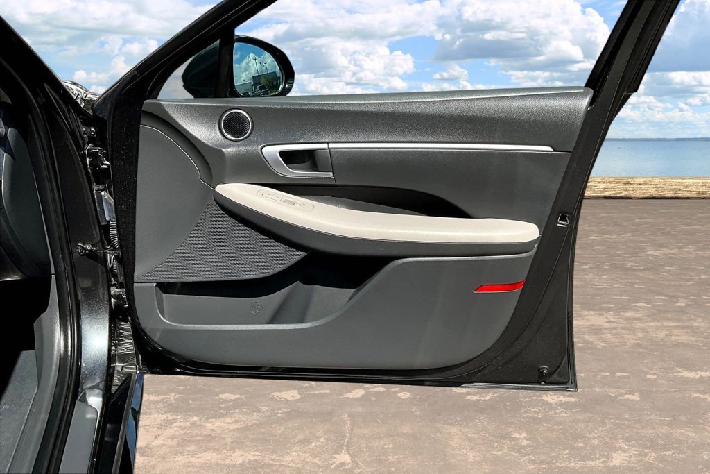 Used 2025 Hyundai Sonata SEL FWD image 30