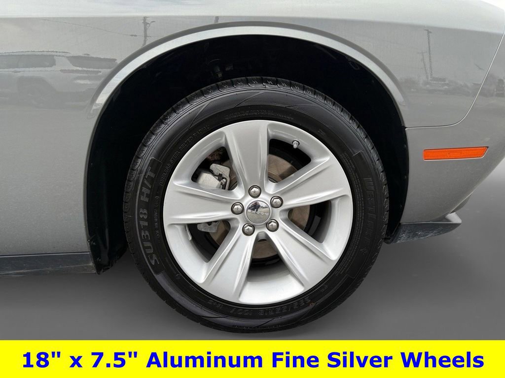 Used 2023 Dodge Challenger SXT image 9