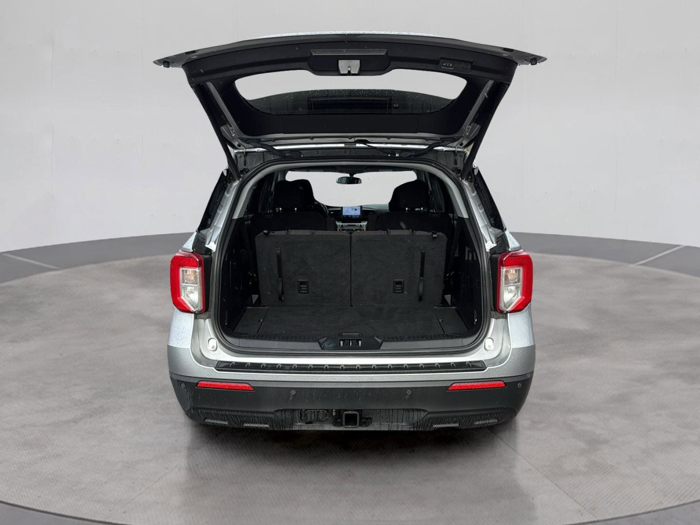 Certified 2022 Ford Explorer XLT w/ Class IV Trailer Tow Package image 21