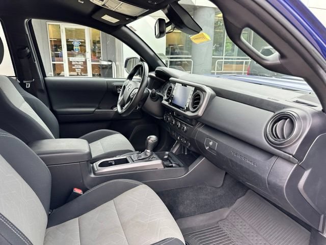 Used 2022 Toyota Tacoma TRD Sport AWD/4WD image 46