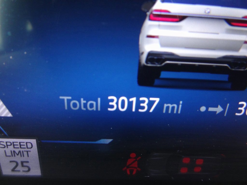 Used 2024 BMW X7 M60i w/ Executive Package image 5