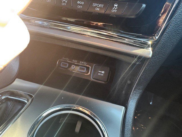 Used 2021 Jeep Grand Cherokee Limited image 23