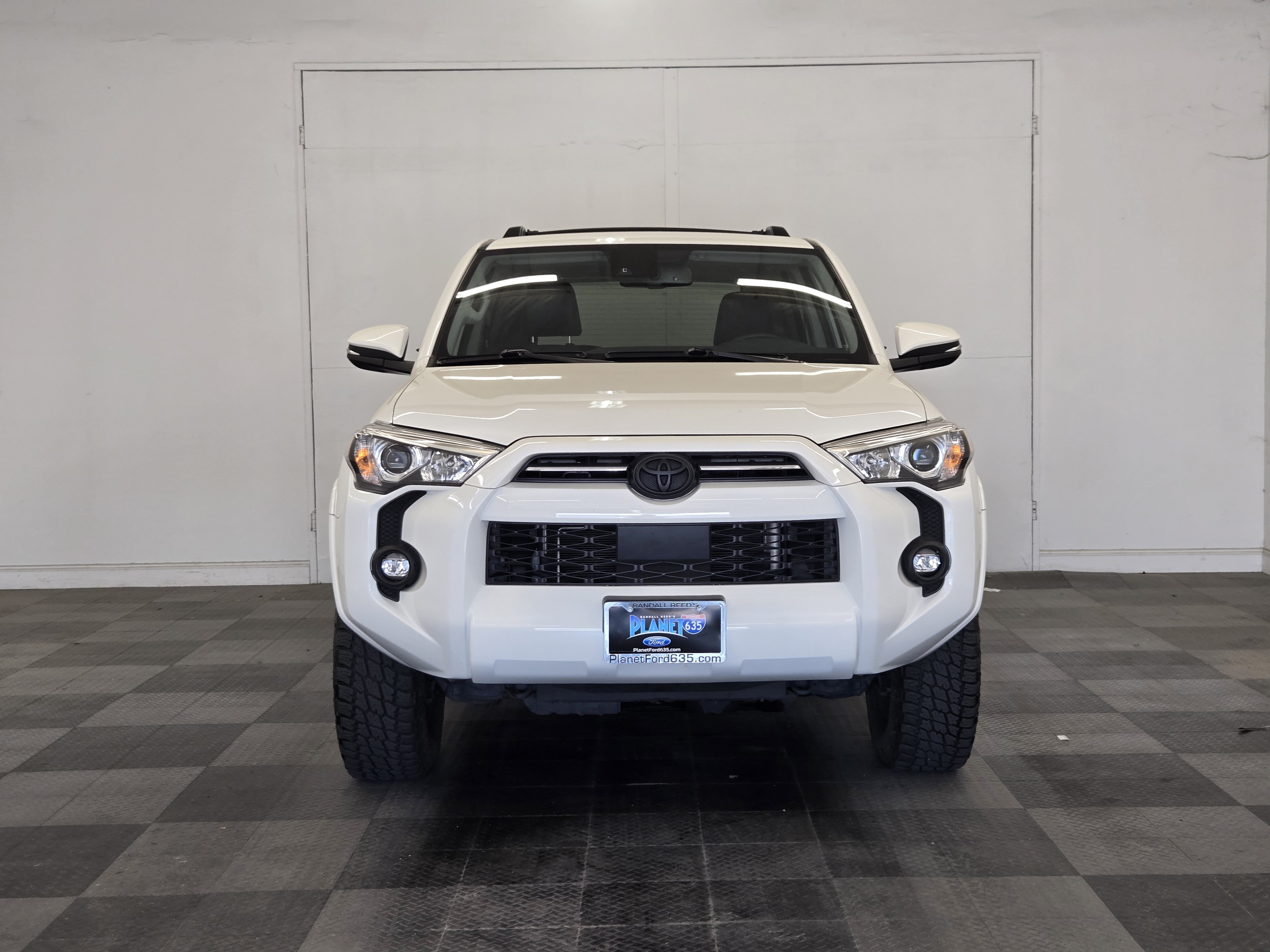 Used 2023 Toyota 4Runner SR5 Premium w/ Moonroof Package AWD/4WD image 3