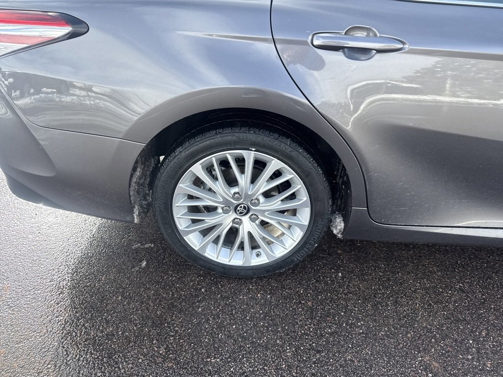 Used 2018 Toyota Camry XLE image 28