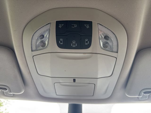 Used 2023 Chrysler Pacifica Touring-L FWD image 24