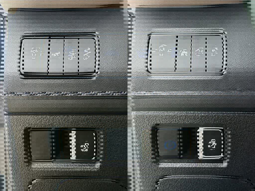 Used 2022 Hyundai Santa Fe Limited image 26