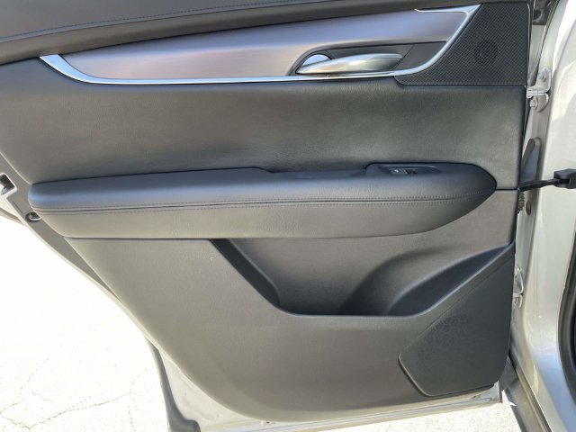Used 2018 Cadillac XT5 Premium Luxury AWD/4WD image 16