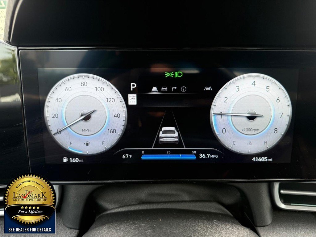 Used 2025 Hyundai Elantra SEL FWD image 12