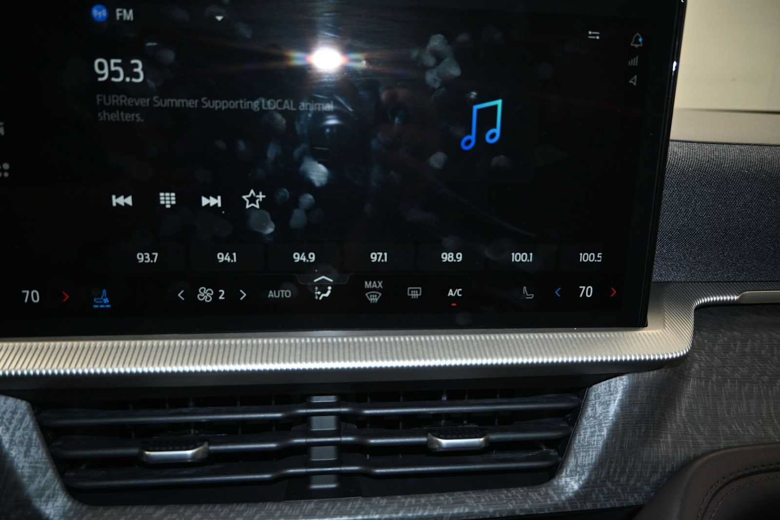 Certified 2025 Ford Explorer Platinum RWD image 15