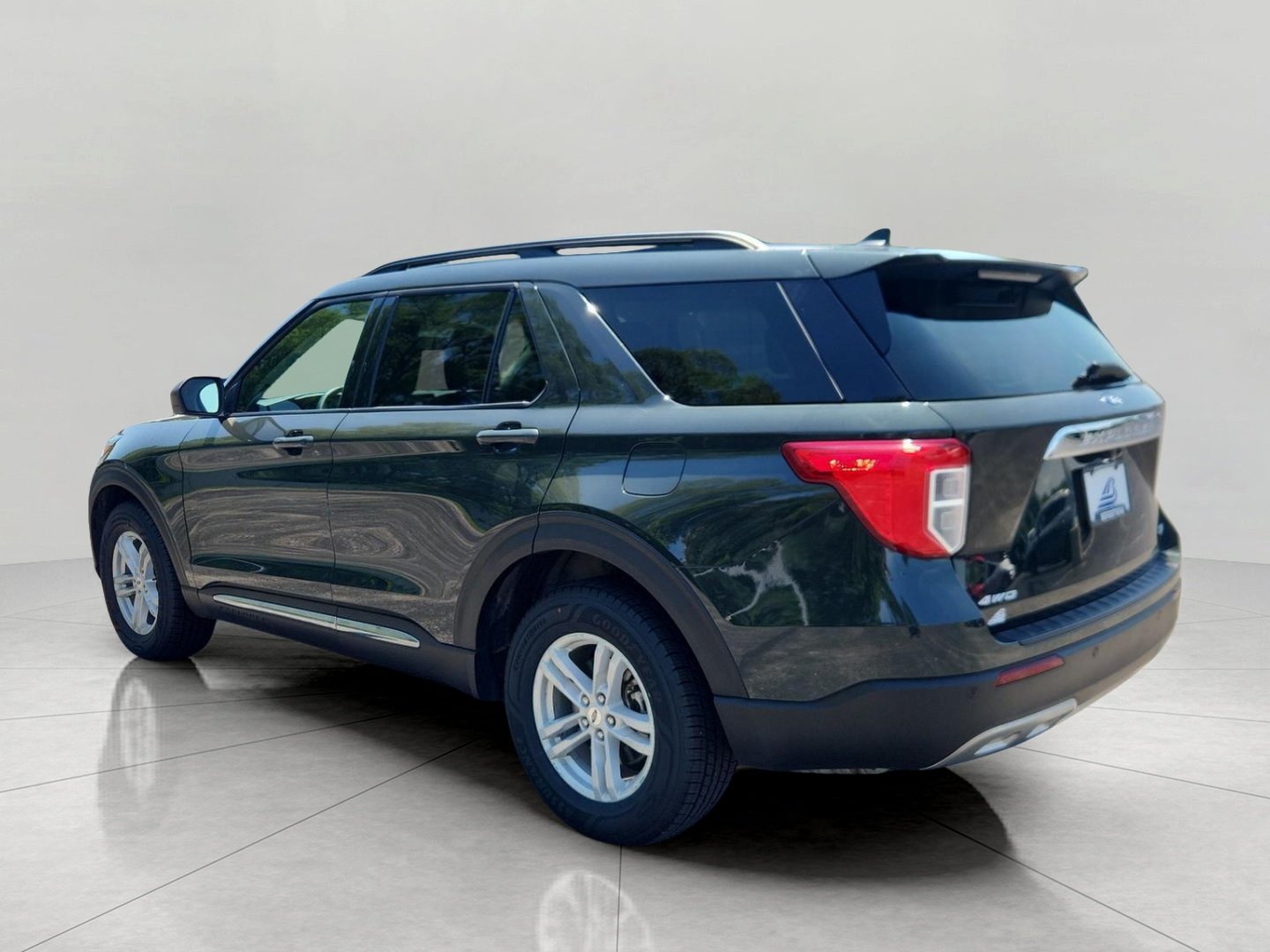 Certified 2024 Ford Explorer XLT w/ Equipment Group 202A AWD/4WD image 11