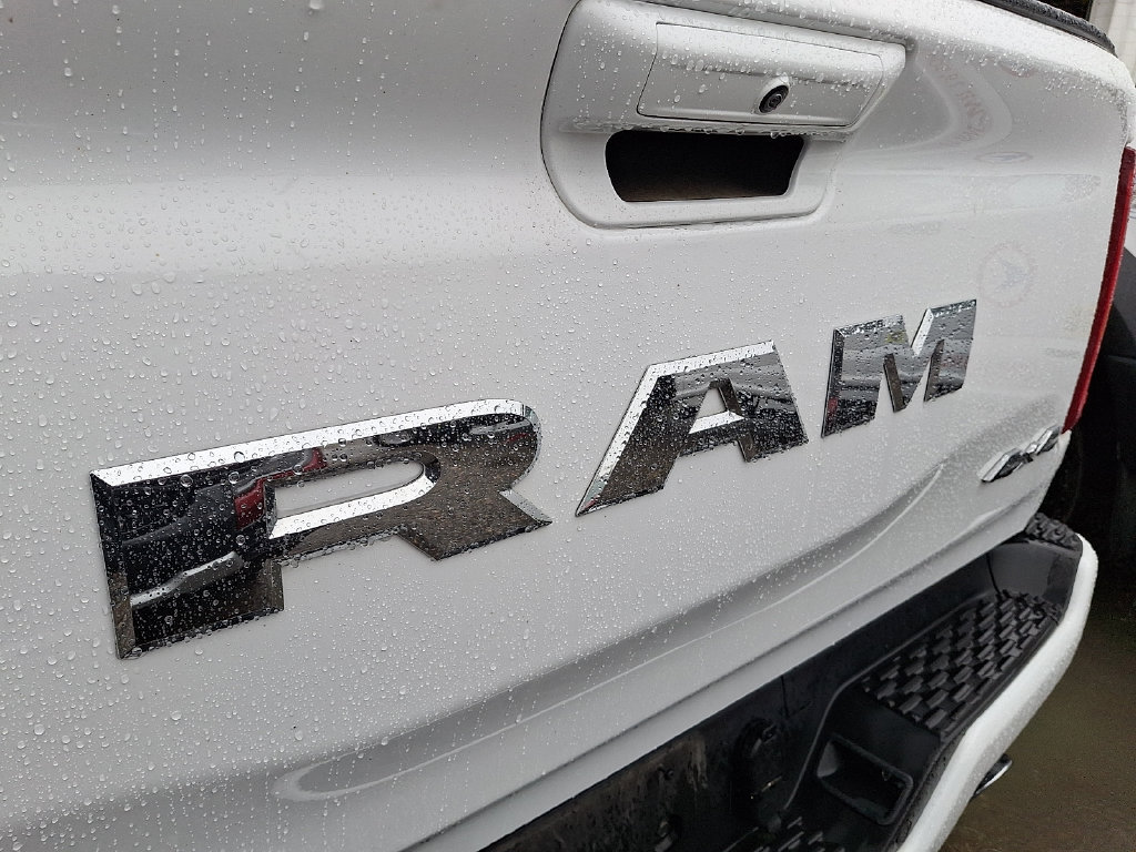 Used 2025 RAM 1500 Laramie w/ Sport Appearance Package AWD/4WD image 9