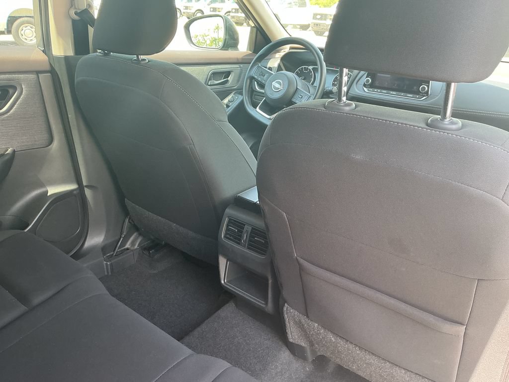 Used 2023 Nissan Rogue S AWD/4WD image 19