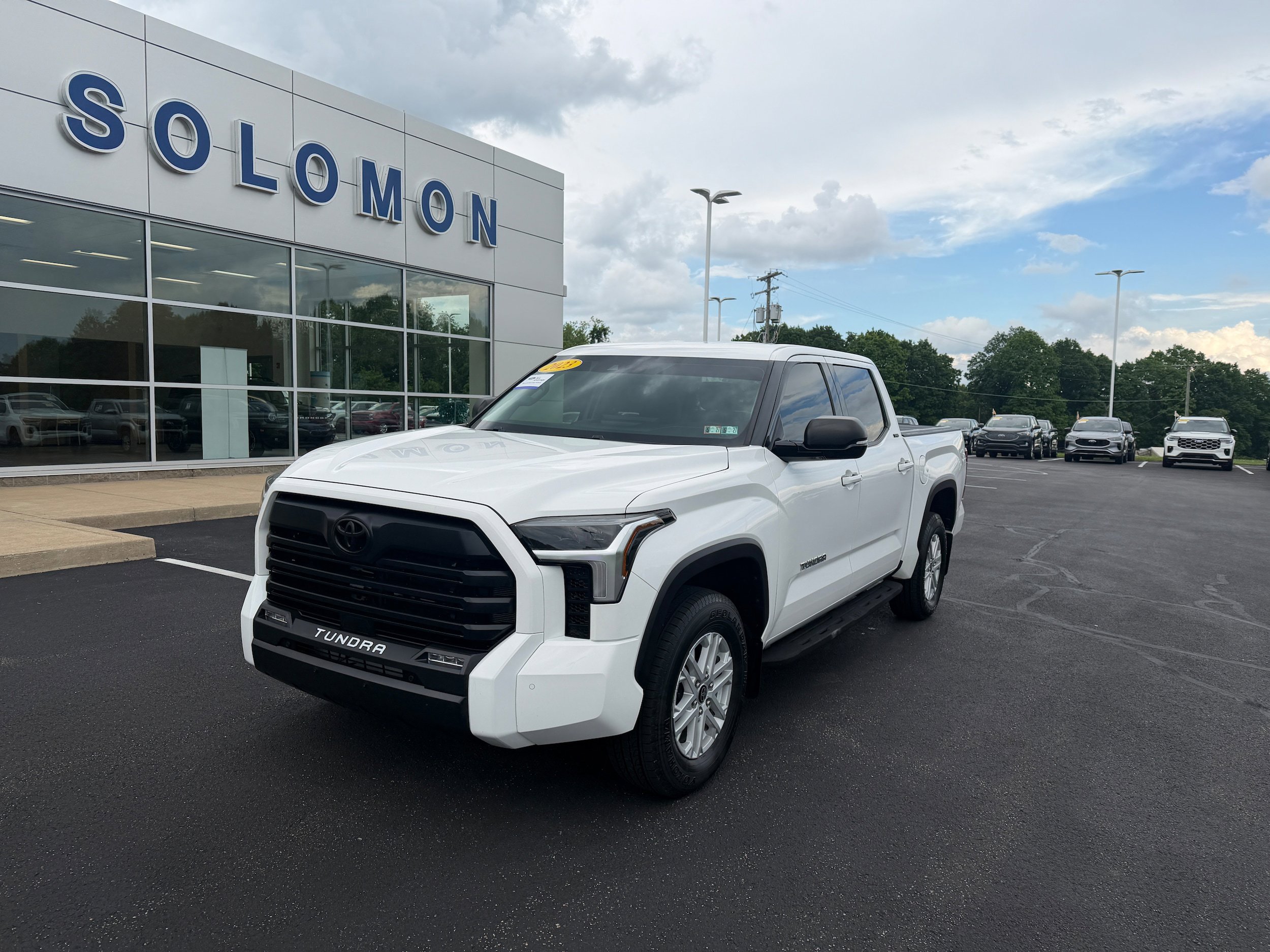 Used 2023 Toyota Tundra SR5 w/ SR5 Premium Package AWD/4WD image 1