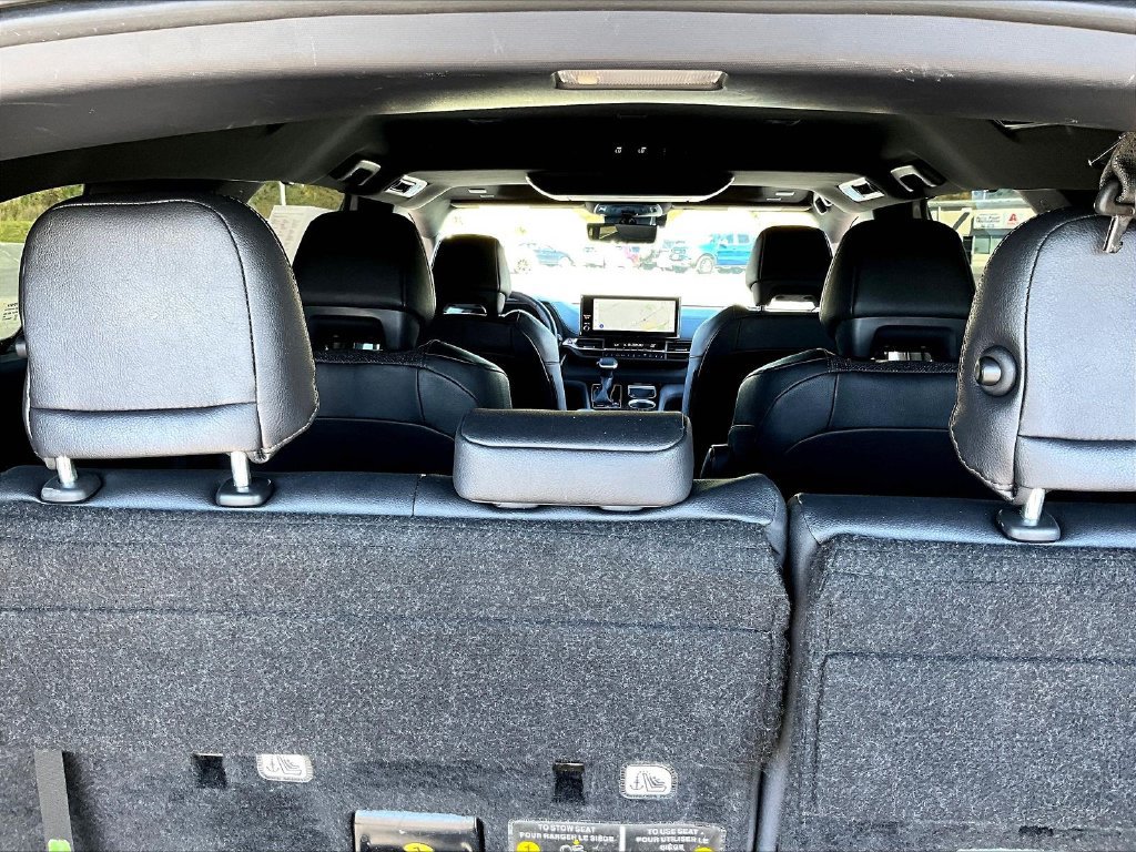 Used 2025 Toyota Sienna Platinum AWD/4WD image 29
