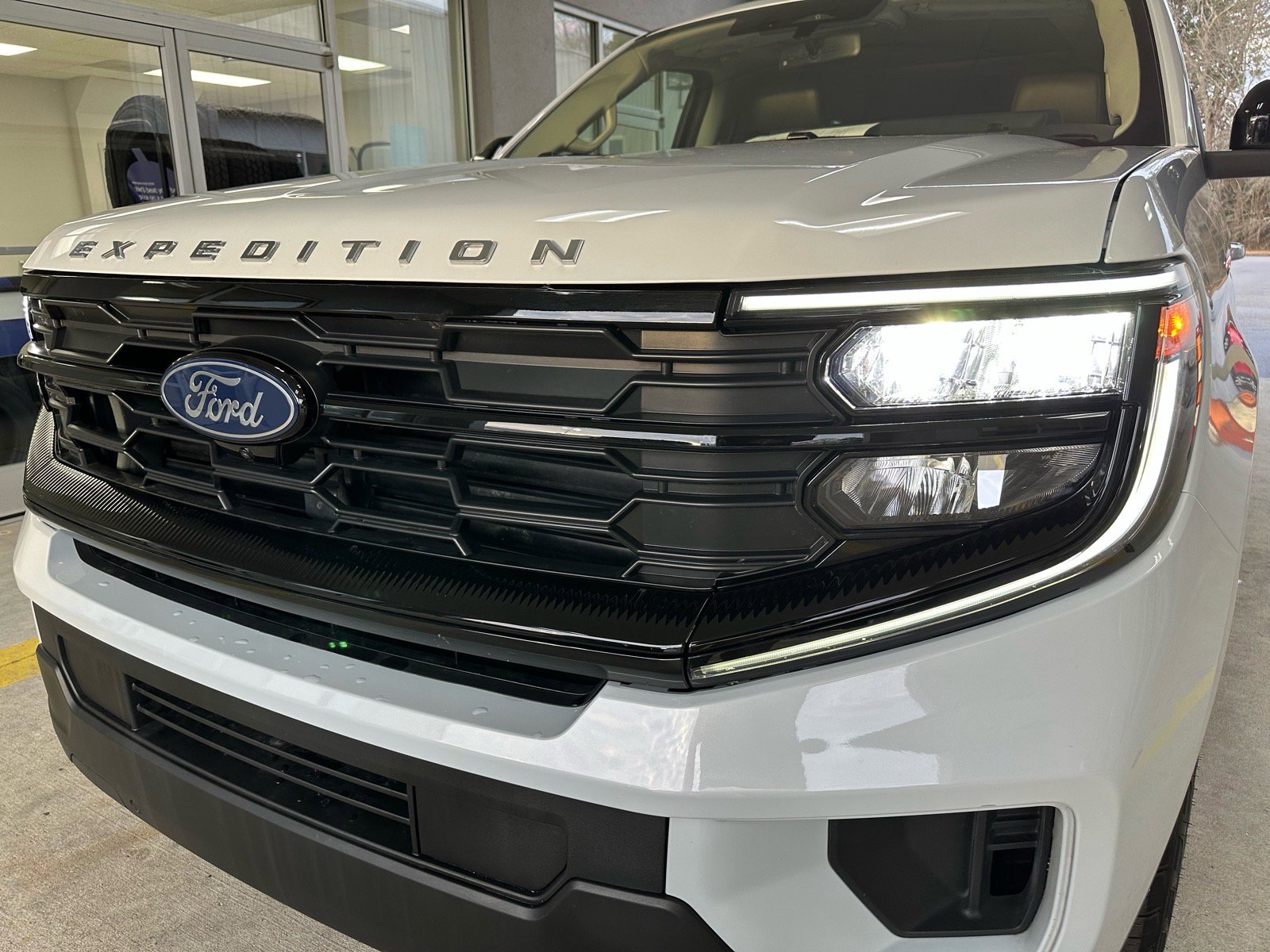 Certified 2025 Ford Expedition Active image 1