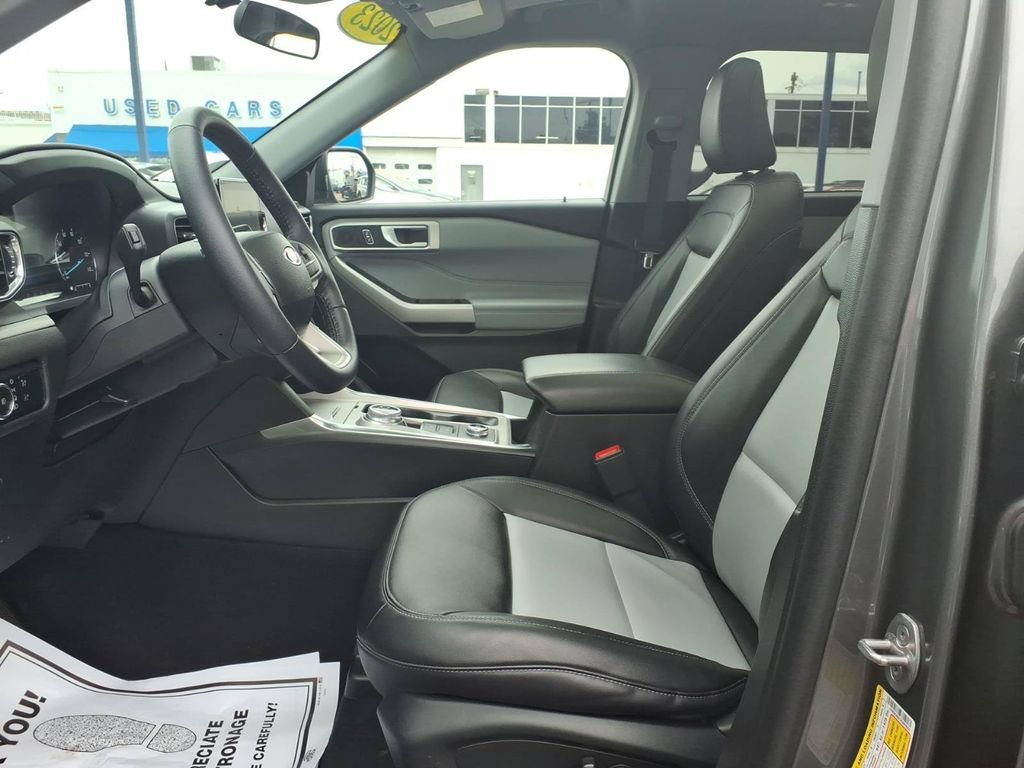 Certified 2023 Ford Explorer XLT w/ Equipment Group 202A AWD/4WD image 16