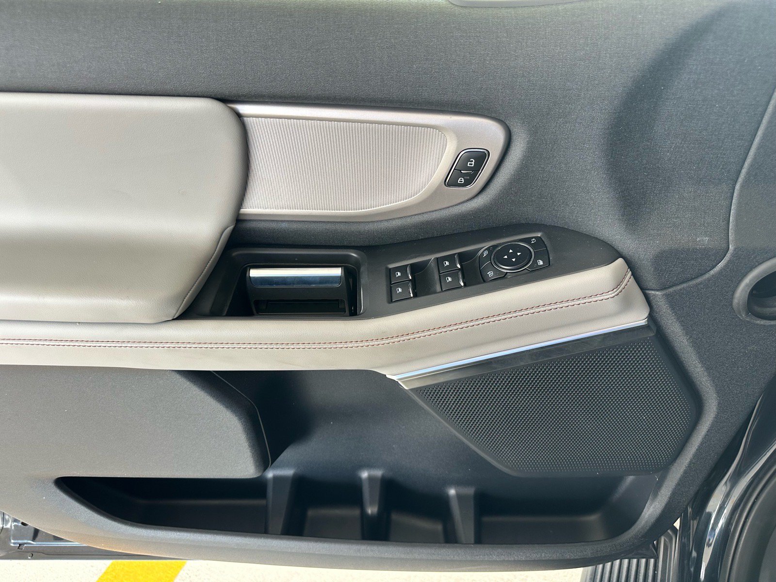 Certified 2025 Ford Expedition Active AWD/4WD image 17