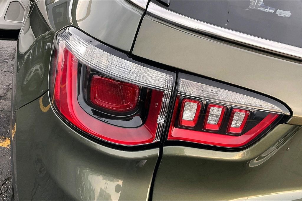 Used 2018 Jeep Compass Limited w/ Navigation Group image 27