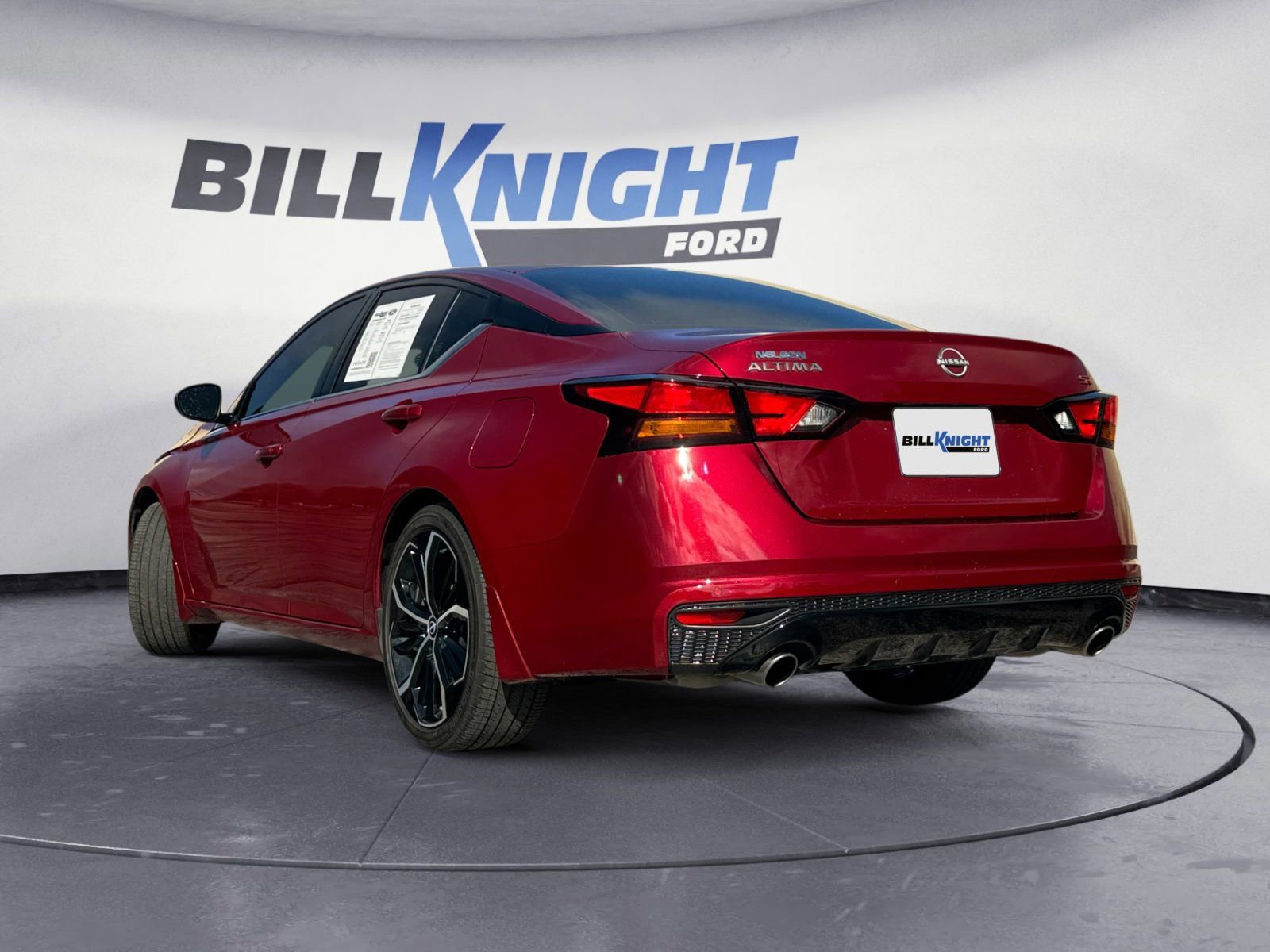 Used 2024 Nissan Altima 2.5 SR w/ SR Premium Package image 3