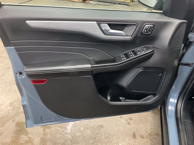 Certified 2025 Ford Escape Platinum AWD/4WD image 5