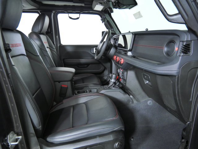 Used 2025 Jeep Wrangler Unlimited Rubicon AWD/4WD image 12
