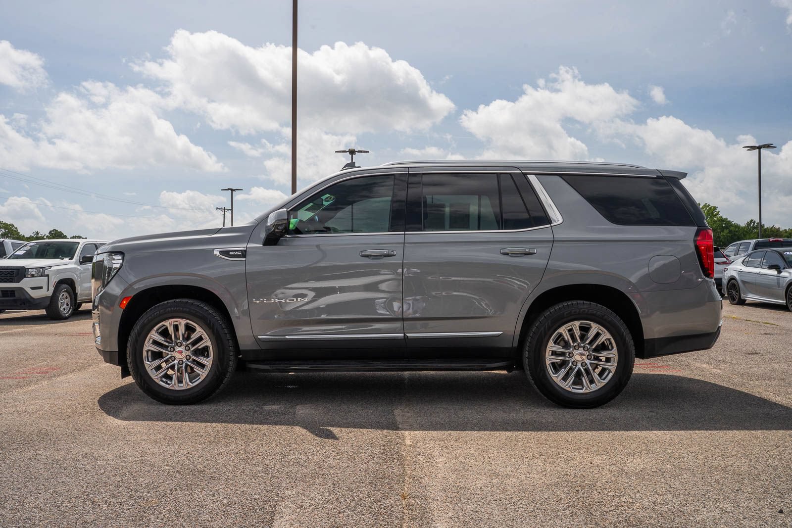 Used 2022 GMC Yukon SLT w/ SLT Premium Package RWD image 8