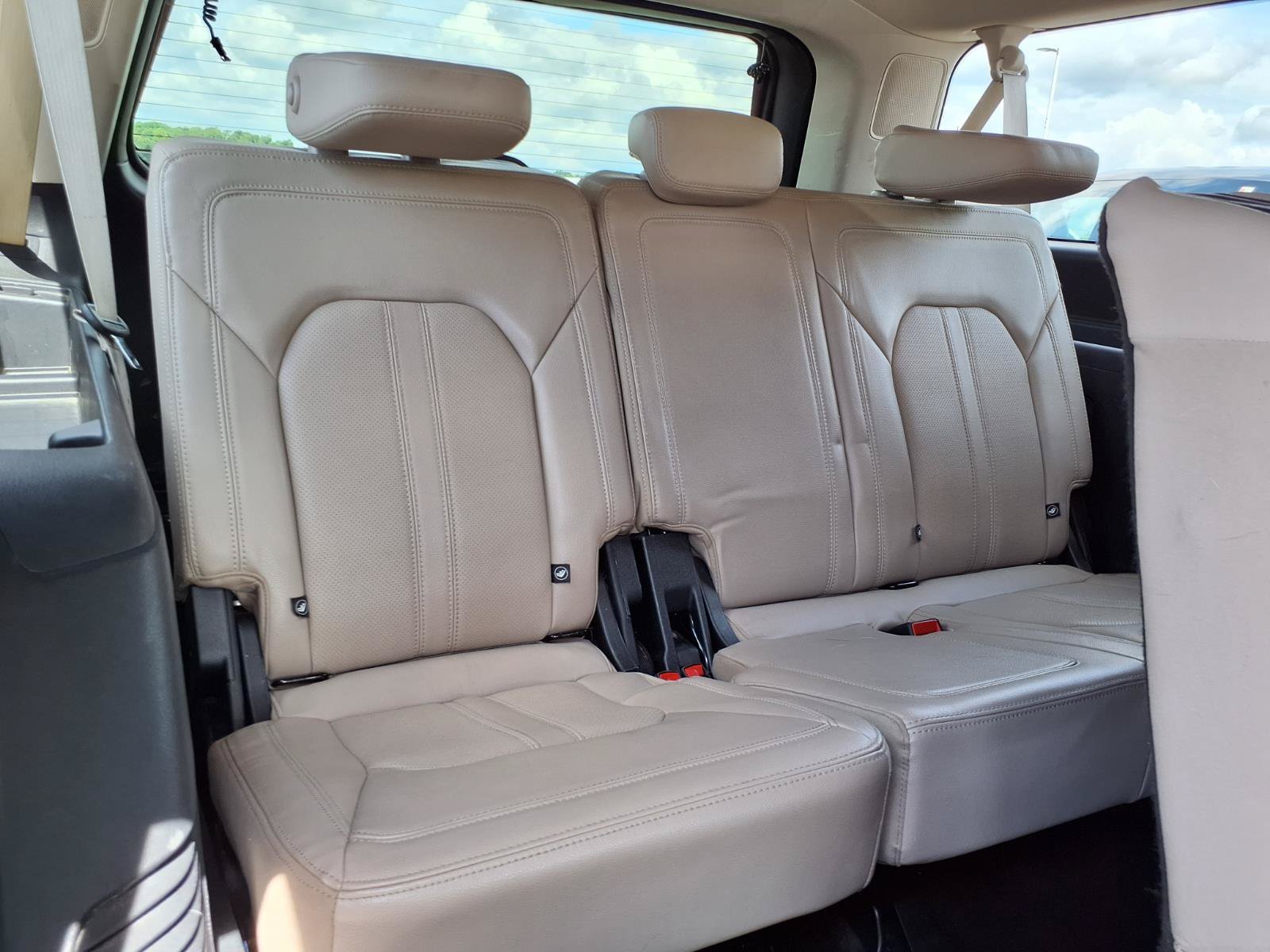 Certified 2022 Ford Expedition Max Limited AWD/4WD image 9