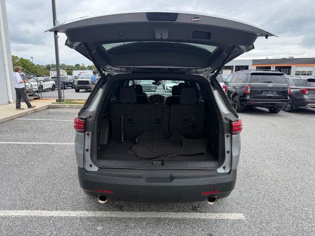 Used 2023 Chevrolet Traverse LT FWD image 9