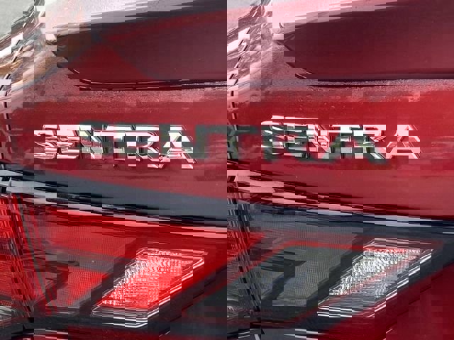 Used 2021 Nissan Sentra SR image 9