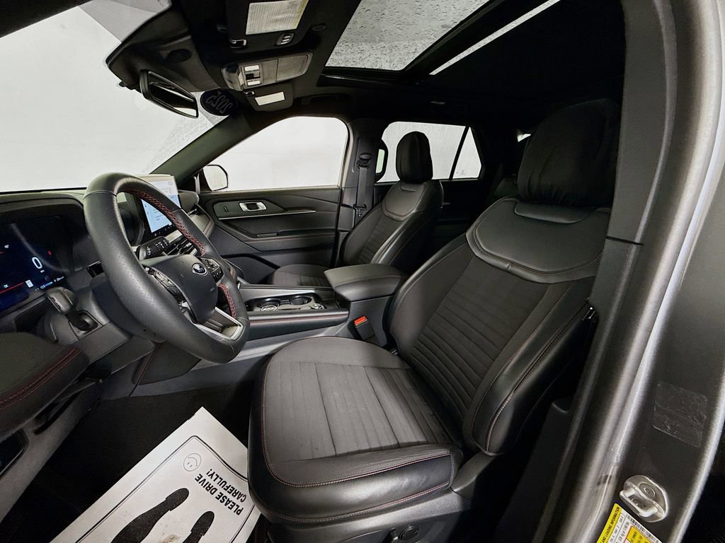 Certified 2025 Ford Explorer ST-Line w/ Premium Package image 22
