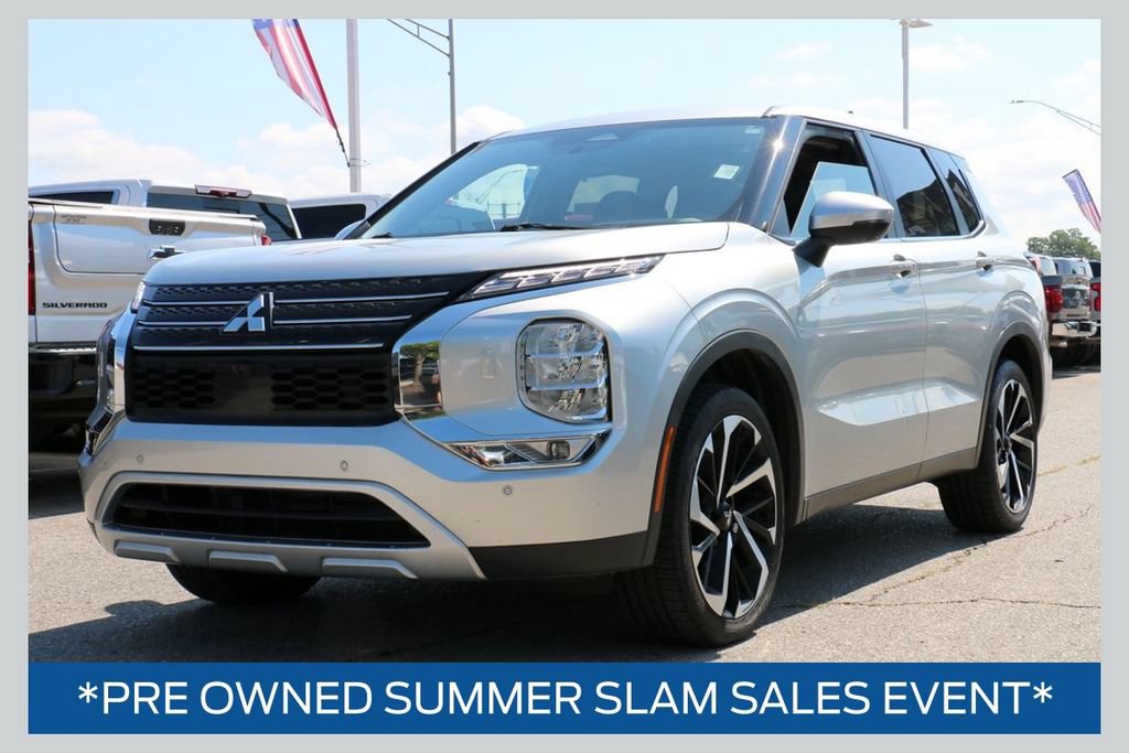 Used 2024 Mitsubishi Outlander SE