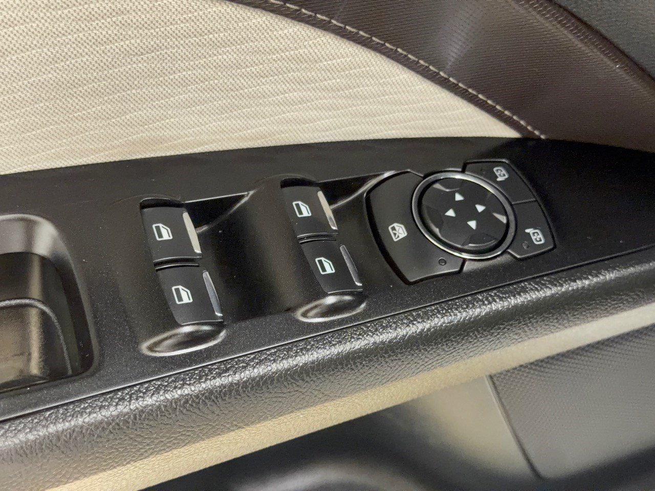 Certified 2019 Ford Fusion SE w/ Equipment Group 151A FWD image 15