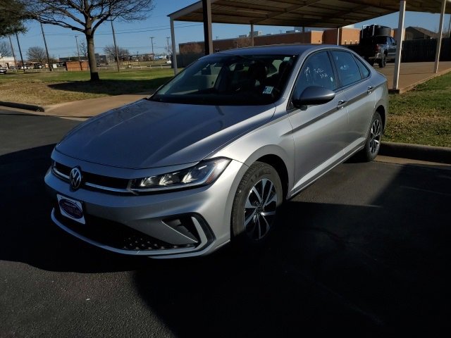 Used 2025 Volkswagen Jetta S image 1